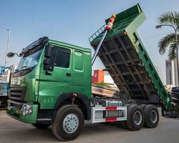 XE BEN HOWO 3 CHÂN NHẬP NHẨU