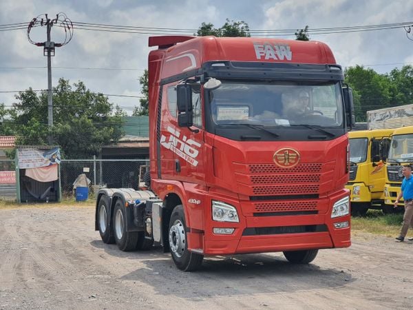 Xe đầu kéo Faw